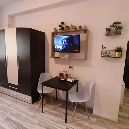 Charming Cozy - Old Town - Free Minibar Бухарест
