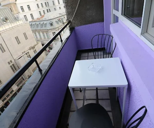 Charming Cozy - Old Town - Free Minibar דירה *