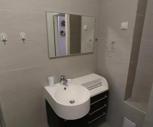 Charming Cozy - Old Town - Free Minibar דירה *